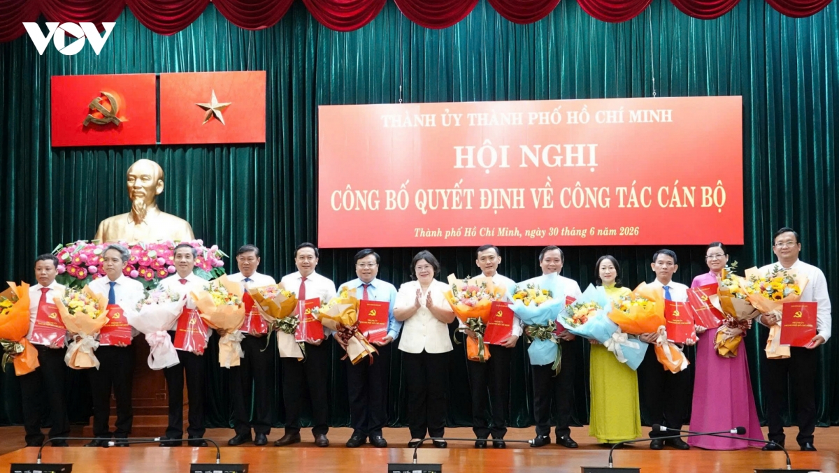 TP.HCM điều động 12 lãnh đạo các sở, ngành về xã phường